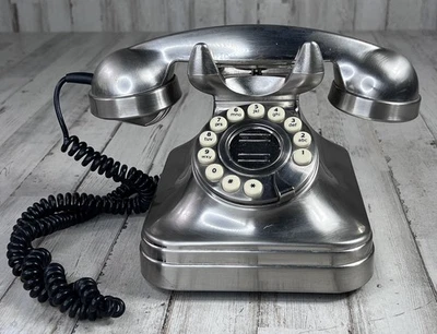 Teléfono POTTERY BARN Grand Teléfono Metal Cepillado Pulsador Foto 1 de 4