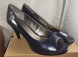 bandolino shoes Size 8.5 Dark Blue