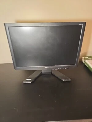 Acer X173W 17" Widescreen Lcd Monitor With Cable - Image 1 of 4