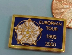LUFC Pin badge -European Tour 1999-2000 with White Rose-blue & yellow - separate - Picture 1 of 4