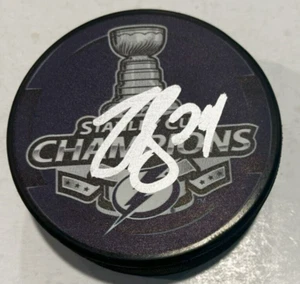 ZACH BOGOSIAN SIGNED TAMPA BAY LIGHTNING 2020 STANLEY CUP HOCKEY PUCK W CASE COA - Picture 1 of 1