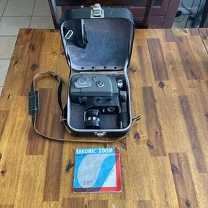 Vintage Sekonic Zoom 8 - Model 53-D 8mm Movie Camera with Case And Accessories - Picture 1 of 11
