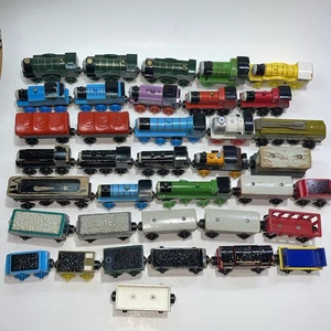 Thomas und seine Freunde Holz Magnet Zug Konvolut 37 Motoren und Tender - Bild 1 von 15