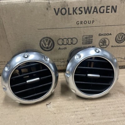 VENTILAÇÃO DE AR PAINEL INTERIOR AUDI TT MK1 X2. 8N0820901 1999-2006 - Imagem 1 de 4