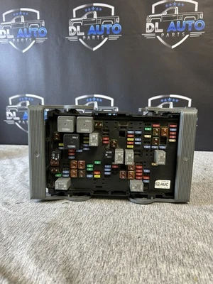 Chevrolet Suburban 2010 2011 2012 2013 2014 caja de relé de fusibles 22798217 72A Foto 1 de 4