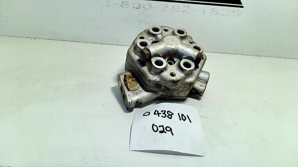 Distribuidor de combustible Audi 100 5000 Bosch 0438101029 (USADO) Foto 1 de 1