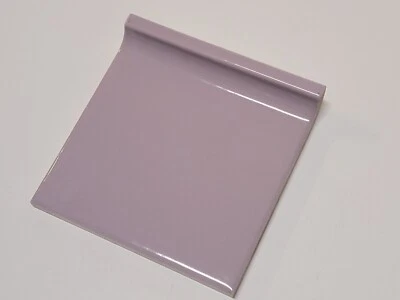 Antigo Azulejo 1960s Tilecrest cerâmica borda enseada 4 1/4" lavanda lt. roxo brilho NOVO - Imagem 1 de 3