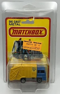 1982 Matchbox Lesney Superfast Refuse Truck #36 - Blue/Yellow - Picture 1 of 7