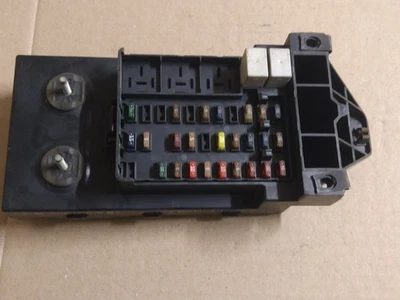 1997-1998 FORD F150 F250 UNDER DASH FUSE BOX P/N F65B-14A067-EE - Image 1 of 4
