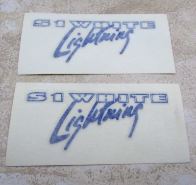 2 OEM Buell S1W Blanco Lightning Parabrisas Motocicleta, Calcomanía Trasera Parte # M0744.G Foto 1 de 4