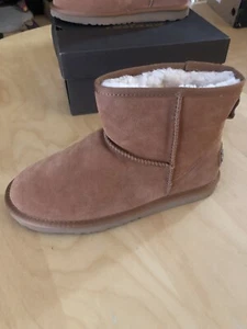 New Ausland Classic Short Snow Chestnut Women's Boots Size US 9.5 CHECK TRIM - Picture 1 of 6
