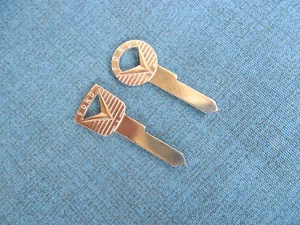 2 VINTAGE FORD OEM IGNITION TRUNK KEY BLANKS 1952 1953 1954 1955 1956 1957 1958 - Picture 1 of 3