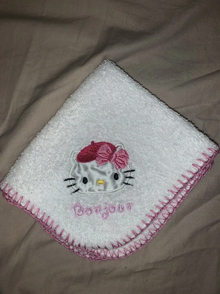 Toalla de baño bordada personalizada Hello Kitty 1 pieza bordada  Foto 1 de 1