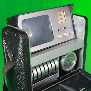 Star Trek , Coronet Fab, Tricorder Parts, 3 Jewels, Metal T-Jets, Screws, Plate - Picture 1 of 11