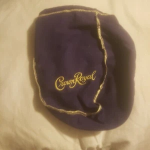 Crown Royal Purple 1,75L Kordelzugbeutel  - Bild 1 von 3