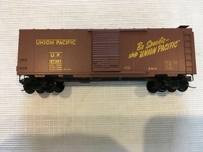 Micro Trains 20286 N-Scale 40ft Steel Boxcar, Union Pacific UP 187307 - Image 1 of 2