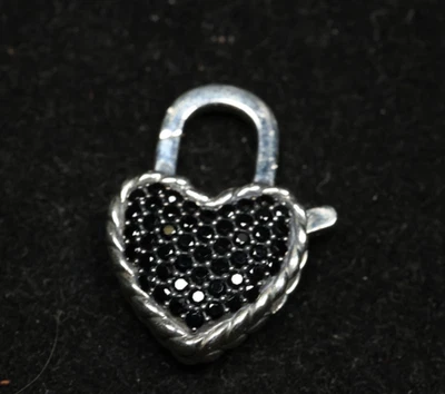 Colgante medallón corazón plata esterlina JAI by John Hardy con diamantes negros Foto 1 de 4