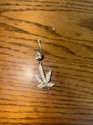 Anillo ombligo marihuana diamante Foto 1 de 3