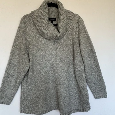 Lane Bryant Women's 18/20 NWT Grey/White/Metallic Silver Knit Cowl Neck Long Sl - Image 1 of 4
