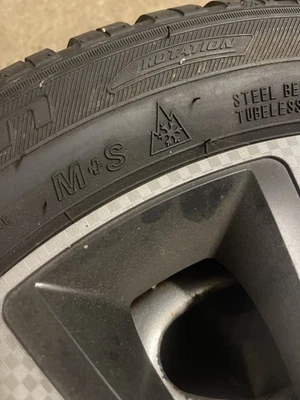 4neuwertige Winterreifen für smart451 auf Stahlfelgen Mit Blenden - Bild 1 von 4