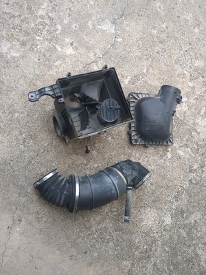 13-18 Dodge Ram 2500 3500 6.7 6.7L Cummins Engine Air Intake Filter Box Cleaner - Image 1 of 4