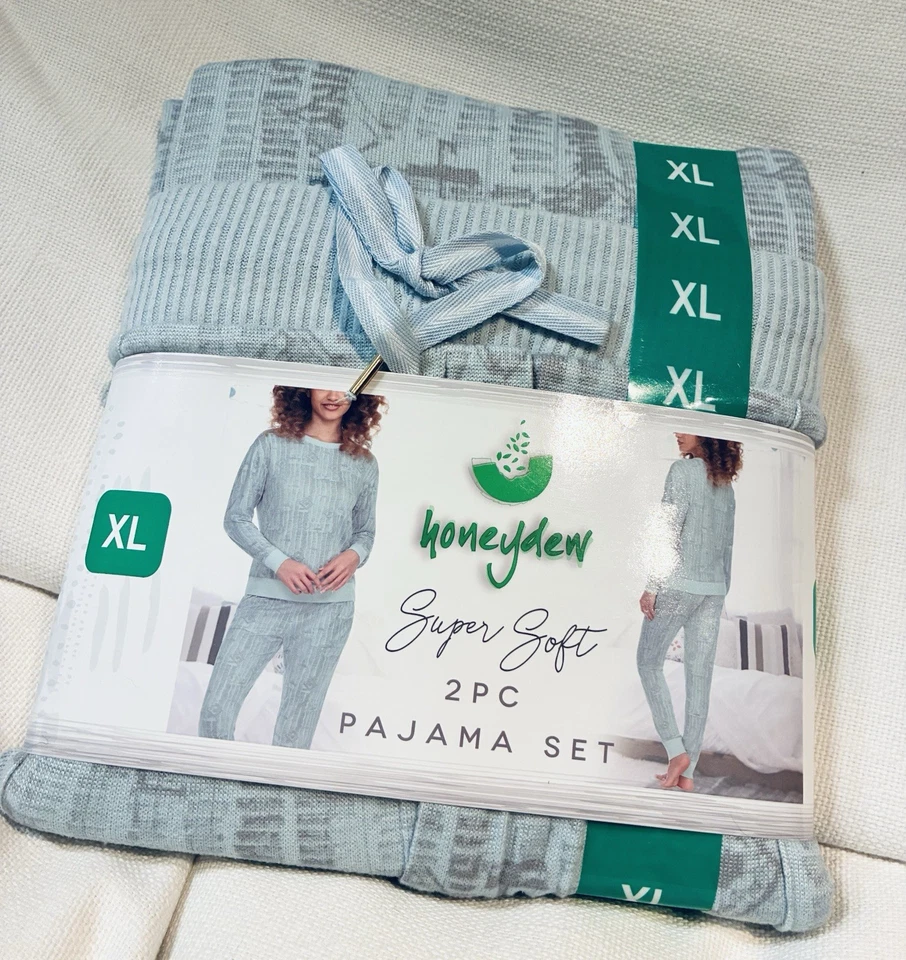 *全新带标签* Honeydew XL 超柔软睡衣套装 - 浅蓝色 Geo — 第 1/4 张图片