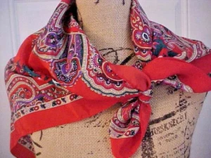 Damen Schal Tuch Mantel Halstuch 31" Quadrat Paisley Blumen Rot Rosa Lila Gelb  - Bild 1 von 5