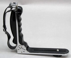 Vintage Shoe-Mount Flash or Accessory Bracket Folding L-Bracket Made in Japan - Picture 1 of 5