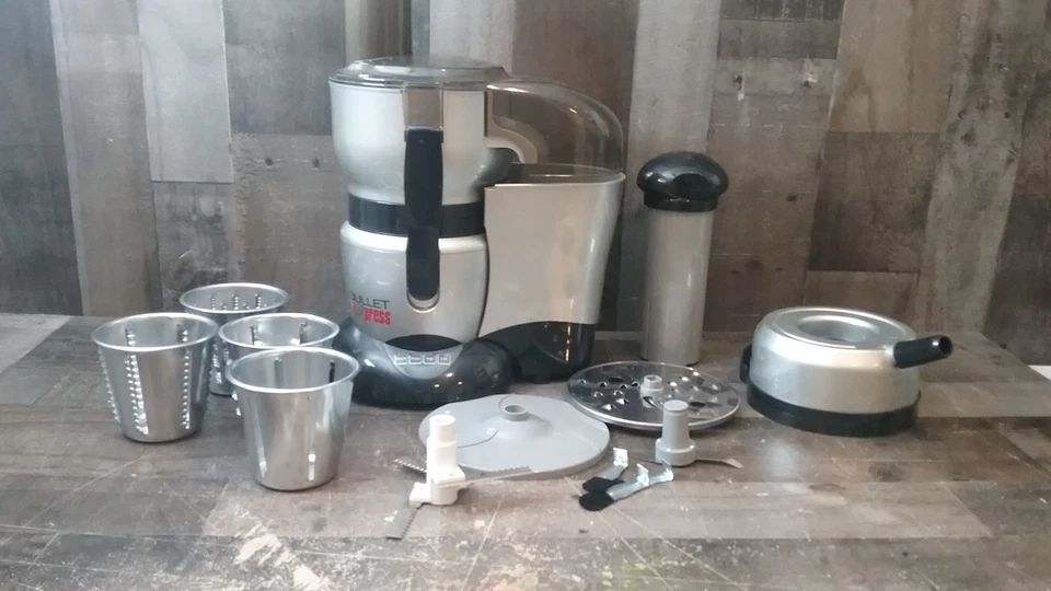 Máquina de comidas Bullet Express 8 minutos - 3 en 1 trío - máquina de comidas - exprimidor - mezclador de comidas Foto 1 de 4