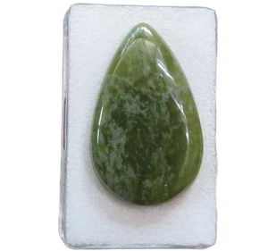 Vesuvianite - Cabochon Vesuvianite 40,3x25,3 mm 54 ct. n. U33897 - Foto 1 di 1