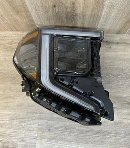 2022-23 GMC SIERRA AT4 RH HEALIGHT ASSY OEM PART # 85049925 - Picture 1 of 10