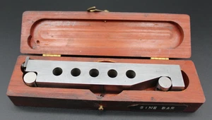 Markenlose Sinusstange ~ Maschinistenwerkzeug mit Holzkoffer - Bild 1 von 7