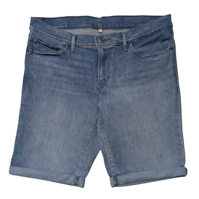 Pantalones cortos de jean Bermudas clásicas Levi's para mujer 32 (33x9) tiro medio denim claro con puños Foto 1 de 4