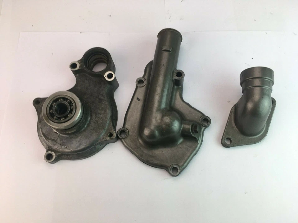 YAMAHA TDM 850 TDM850 1992 / JUEGO DE CUBIERTAS DE BOMBA DE AGUA 1991-1995 4UNY12420000 Foto 1 de 4