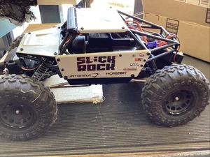 Vaterra 1/18 Scale 4WD Rock Crawler - Picture 1 of 8
