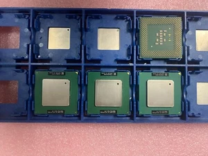 VINGAG PENTIUM III 1GB CPU SL5QJ, 1000/256/133/1.75V RK80533PZ001256 FC-PGA2-370 - Picture 1 of 2