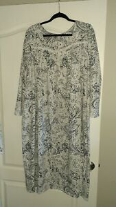 CROFT & BARROW Women's Plus 3X Long Nightgown White Gray Paisley Long Sleeve 