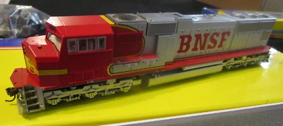 HO Scale Santa Fe SD75M Diesel Loco by Athearn (RL107) - Image 1 of 3