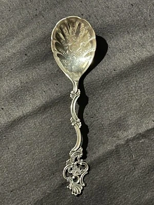 Винтажный TH. MARTHINSEN NORWAY 830 СЕРЕБРЯНАЯ ЯГОДНАЯ ЛОЖКА ~ ПРИЧУДЛИВЫЙ узор ягодная ложка - Изображение 1 из 4