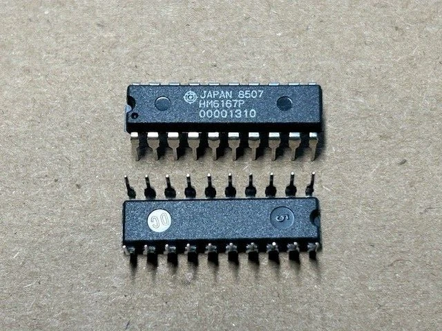 1 Stück  Integrierte Schaltung - HM6167P - Hitachi - DIP20 - Vintage - Image 1 of 1