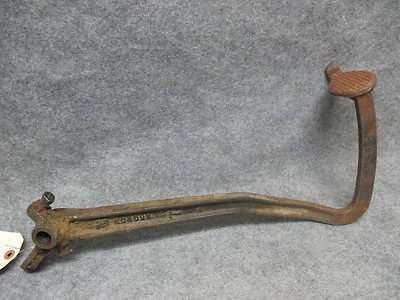 Pedal de embreagem de transmissão Buick Sedan 1928 fundição nº. 204098 OEM 23477 - Imagem 1 de 3