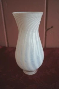 DANISH GUDHJEM GLASROGERI ART GLASS SWIRL PATTERN VASE - Picture 1 of 3