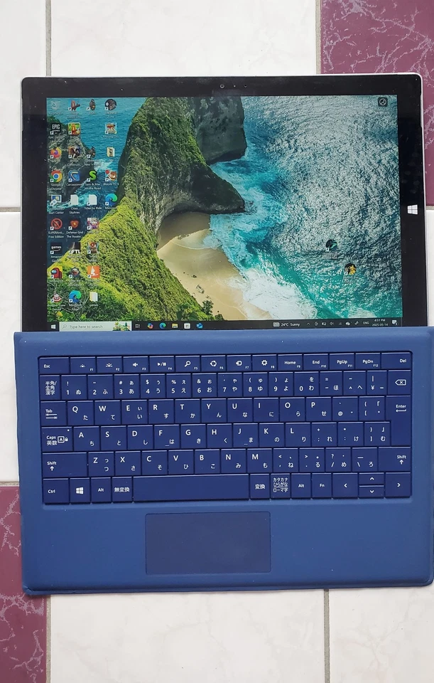 Microsoft Windows 10 Pro Surface Pro 3 i5 128GB dock key case bundle - Image 1 of 4