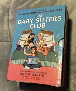 babysitter club books 1-6 (book 1 Missing) Box Is Worn And Taped Together - Foto 1 di 3