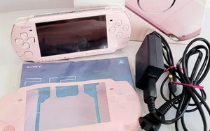 Sony PSP-3000 Blossom Pink Handheld-Konsole Originalverpackt Getestet Japan Region Free - Bild 1 von 16