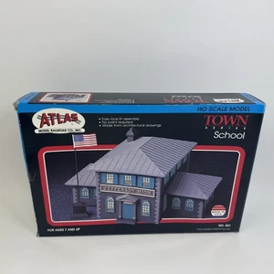 Atlas Town Serie HO Scale Jefferson High School Kit #603 Neu im Karton - Bild 1 von 5
