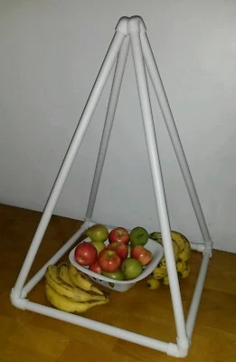 Pirámide de PVC estilo nubio ruso de mesa de más de 2 pies de alto para plantas frutas H2O Foto 1 de 4