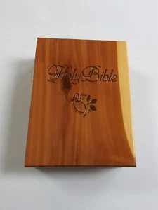 BIBLE UNITED AUTO WORKERS OF AMERICA MEMORIAL EDITION IN WOOD BOX! SEALED! 1292 - Picture 1 of 9