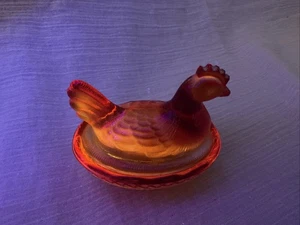 Vtg Hen On A Nest Red And Yellow Tints 3.5x3x3 No Chips Or Crack Two Pieces - Picture 1 of 6