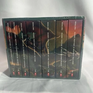 Harry Potter The Complete Series Books 1-7 Scholastic Paperback Box Set -NEW!!!! - Picture 1 of 6